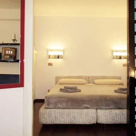 Ferienwohnung Un Gioiello Sotto Le Due Torri Bologna Exterior foto